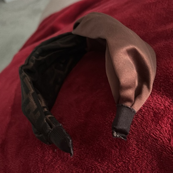 Vintage Brown monogram Patterned Headband - Picture 6 of 9